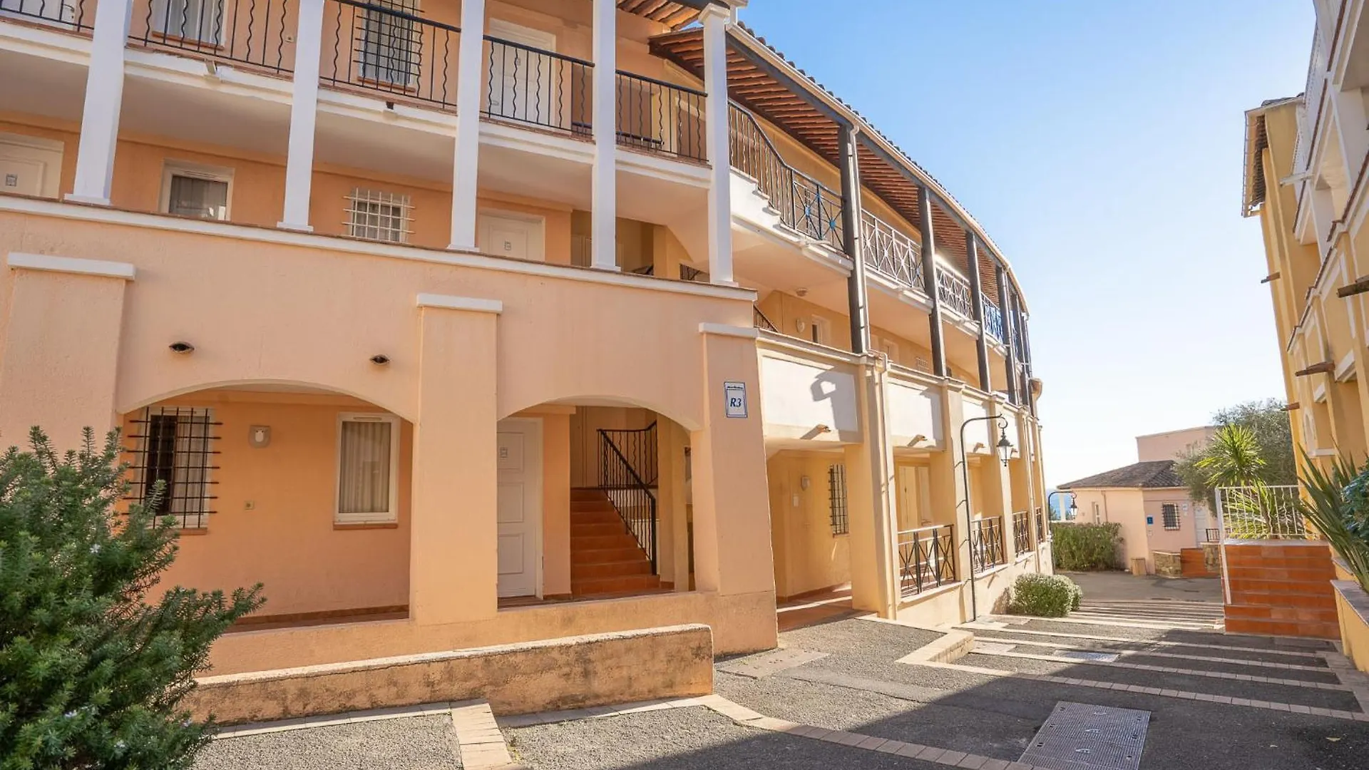 Apartment Village Cap Esterel - L'Esquinade-105 By Interhome Saint-Raphaël