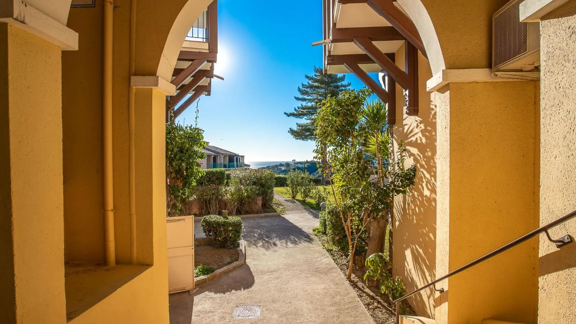 Apartment Village Cap Esterel - L'Esquinade-105 By Interhome Saint-Raphaël